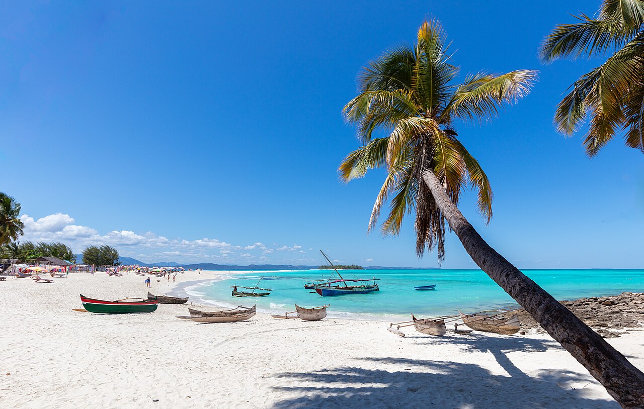 10 Best Malaria-Free Beaches in Africa (2026): Ranked for Beauty, Swimming & Real Beach Holidays